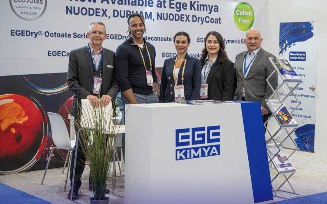 Ege Kimya ekibi, American Coatings Show 2026 fuarındaki standında ziyaretçileri ağırlarken.